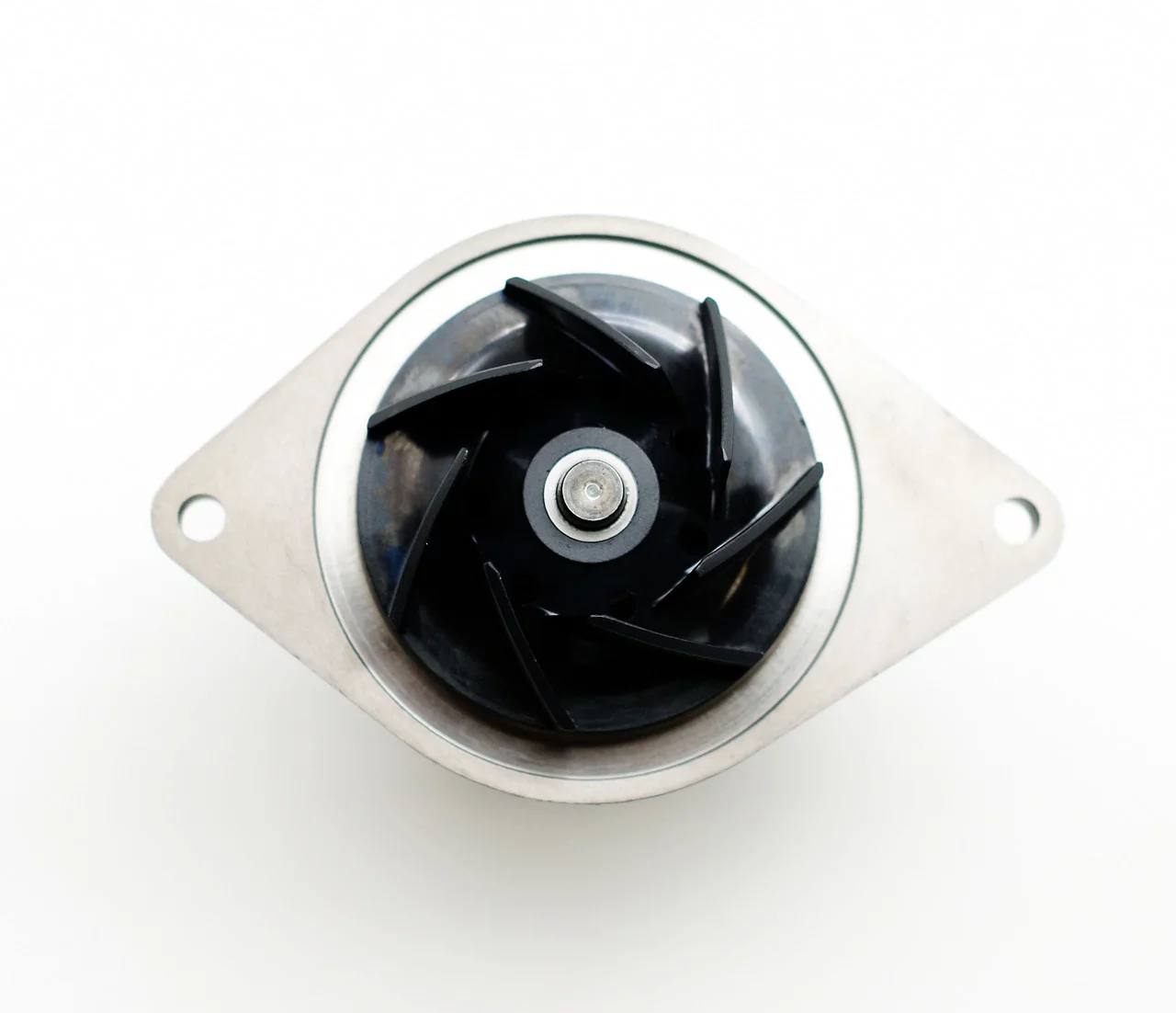 фото насос водяной (isbe) 3800984/3285410 4891252А 